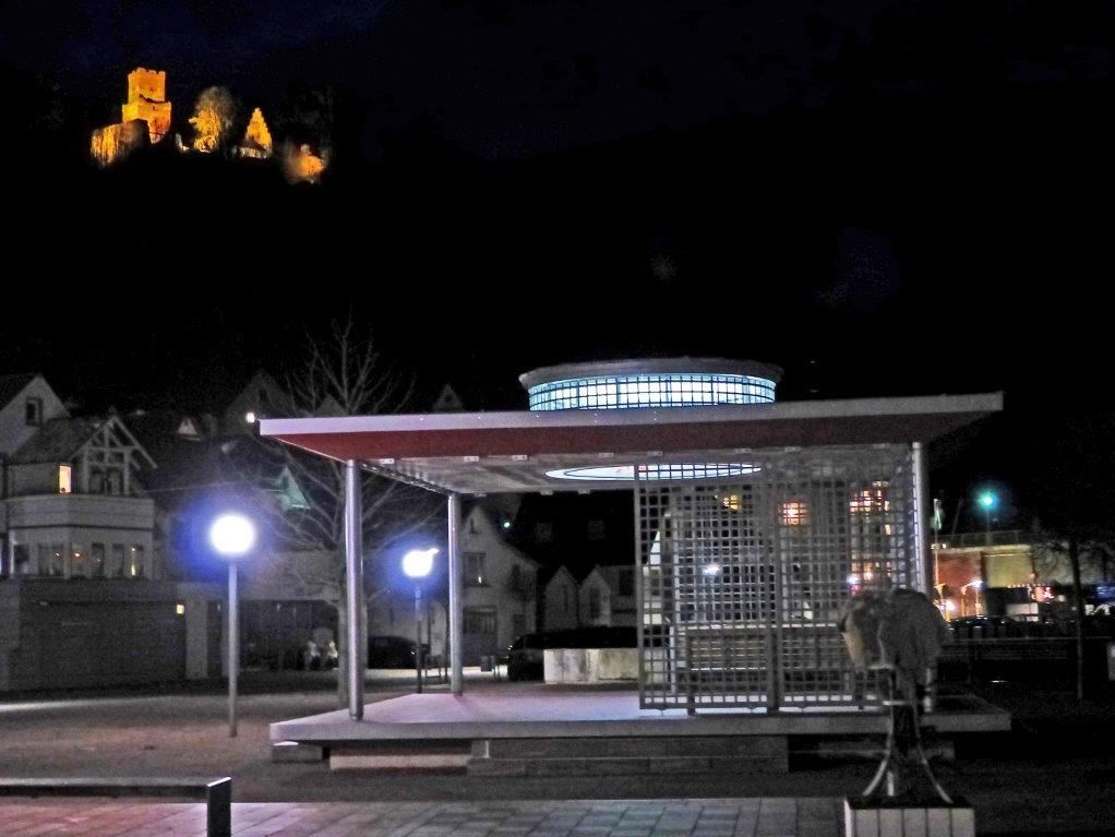  Pavillon bei Nacht 
